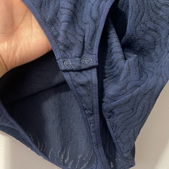 USED BABATON - ARITZIA Shapelace Crew Longsleeve Bodysuit - Picture 10 of 16